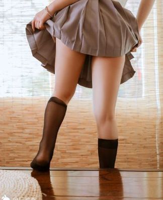 学生面前的女教师电影